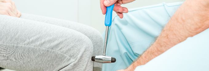 Ved stimulering af neurologiske områder (zoner) og punkter sendes elektriske impulser via centralnervesystemet til hjernen, ligesom ved en neurologisk undersøgelse!